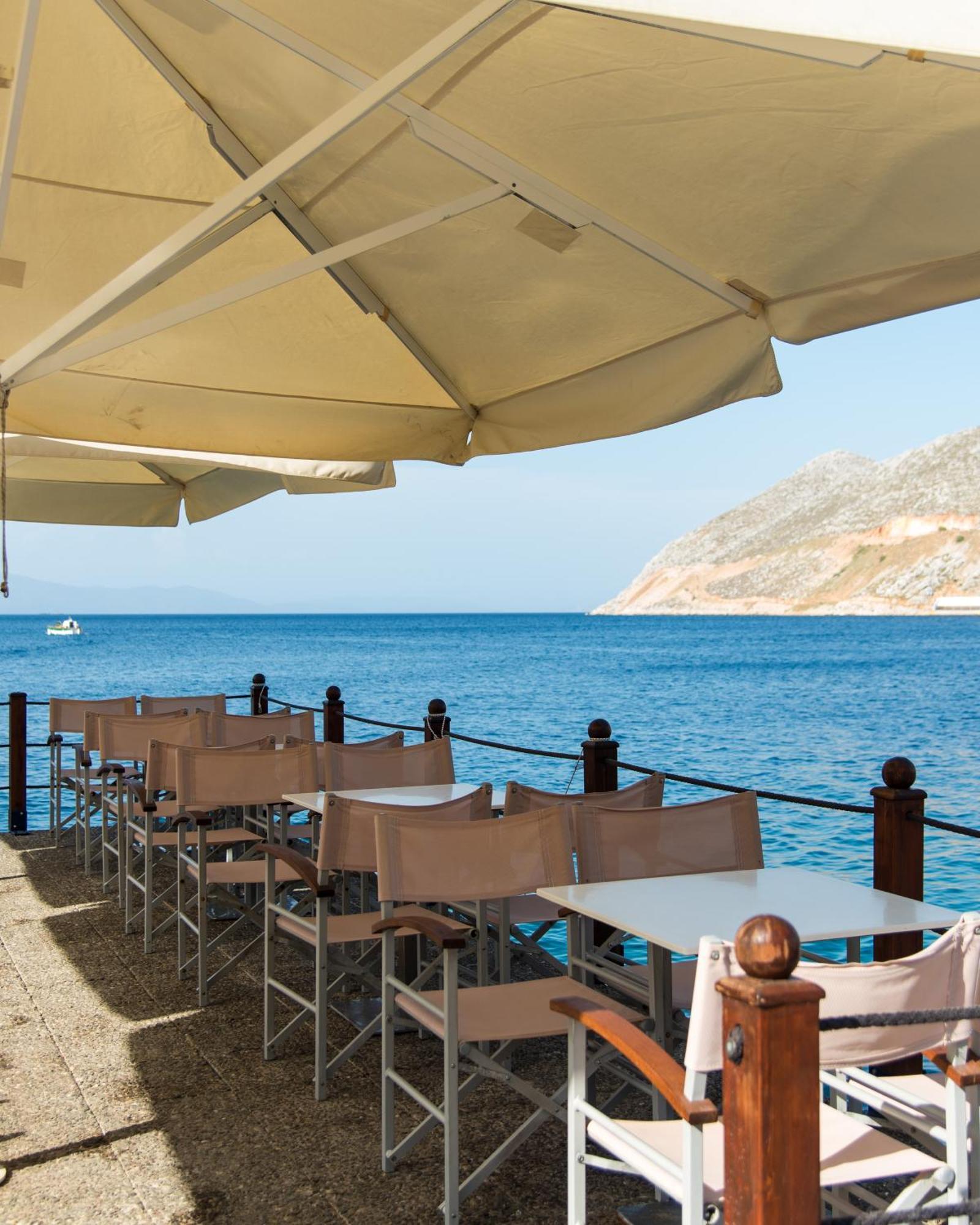 Nireus Hotel Symi Exterior foto