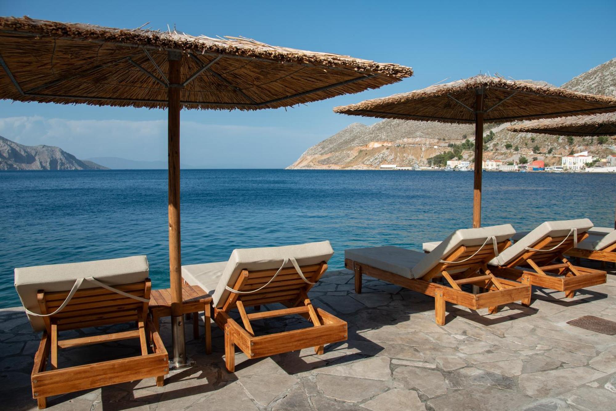 Nireus Hotel Symi Exterior foto
